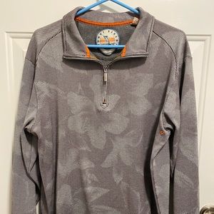 Men’s long sleeve pull over